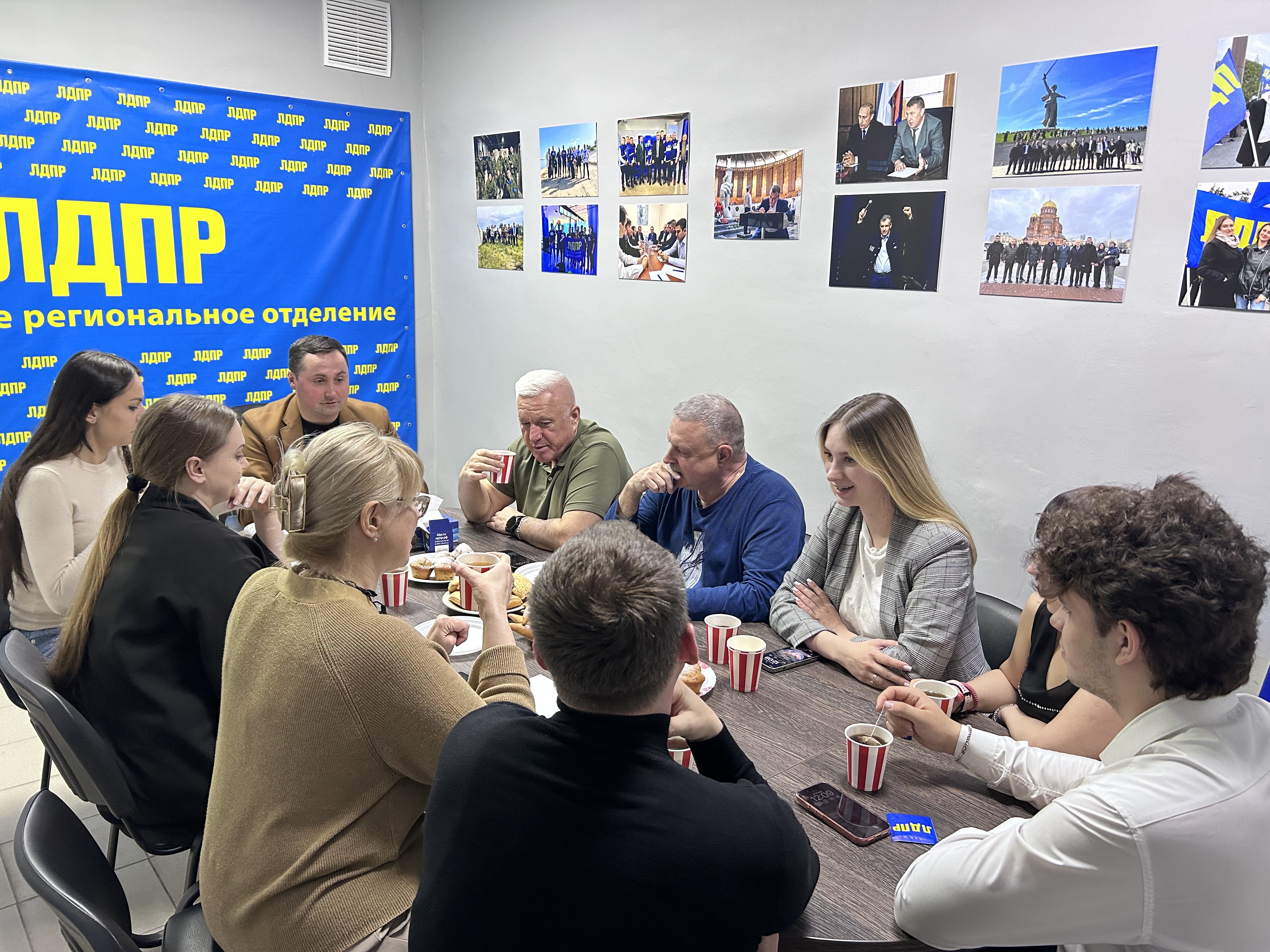 https://volgograd.ldpr.ru/upload/iblock/e3e/03btxhf0f62nzs79yi7ney27efln1cv8/IMG_2790.jpeg